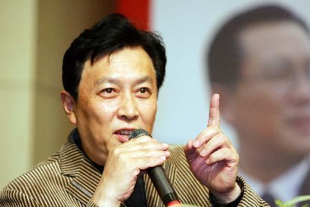 谢贤导演，唐国强主演的电影