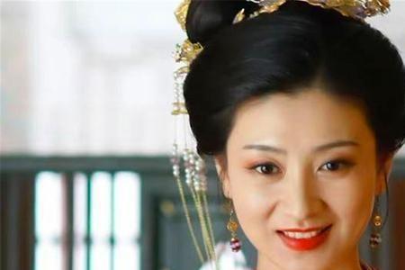 战将何翠花是谁扮演的