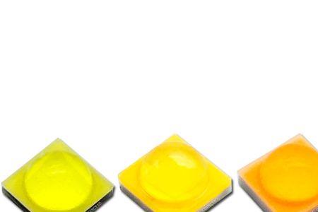 led灯珠黄光与白光电压