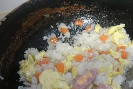 蛋炒饭怎么回锅加热