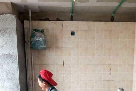 墙砖换中间一块咋样安全
