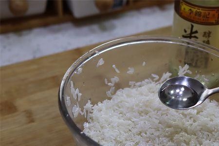 蒸米饭放香油还是食用油