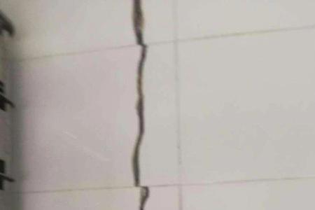 热水器出热口裂缝