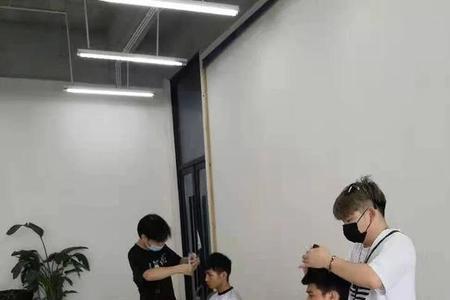 第一天上班可以理发吗