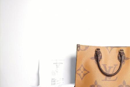 lvonthego包包中号有几个颜色