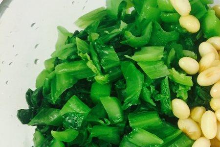 芥菜缨炒黄豆的做法