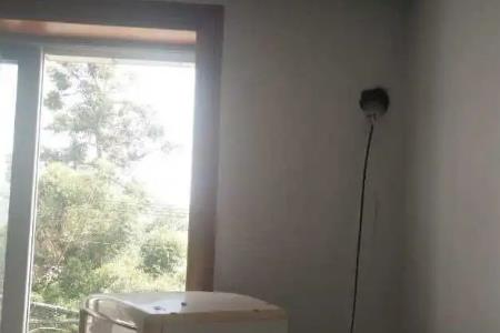 摄像头在墙上能看到挨近墙吗