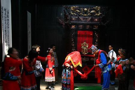 爬婚是哪个民族