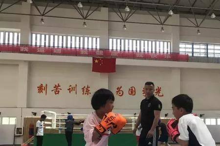 14岁初中怎么进体校