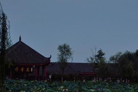 一轮明月一楼头七绝