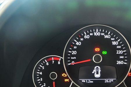 甲壳虫三个表盘是什么意思