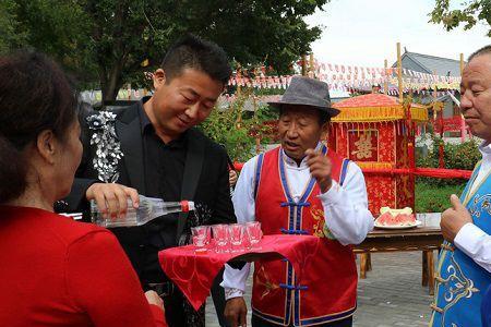 抢亲时男方家长说什么