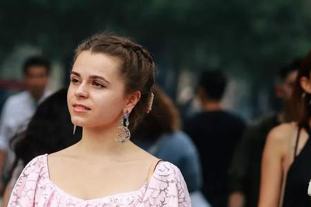 大妈的妹妹叫什么