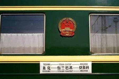 g2625和g2628是一趟列车吗