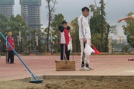 跳远的助跑距离至少多远