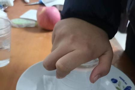 照片湿了粘在一起怎么办