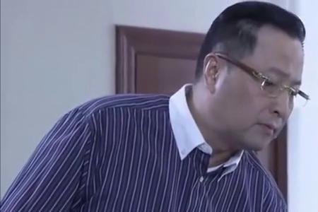白秘书每天都想辞职男主角