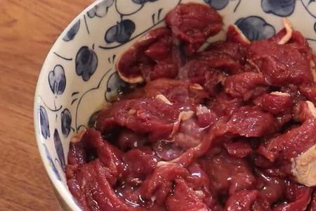 一斤牛肉馅放多少克麻辣鲜