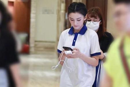 学生党腿粗怎么穿校服短裤
