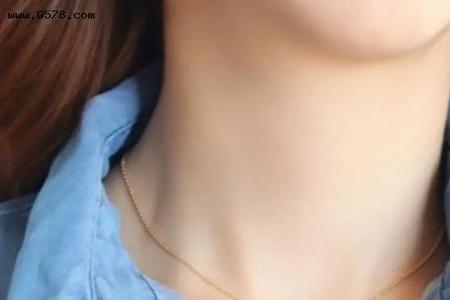 50岁的女性戴什么材质的项链合适