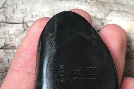 籽料墨玉都有银沙吗