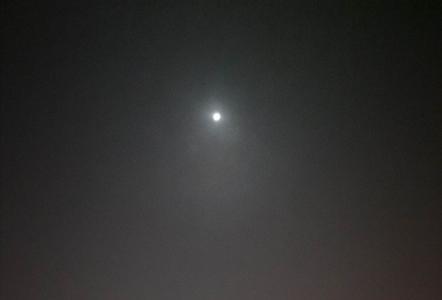 为什么上午10点30了还能看见月亮