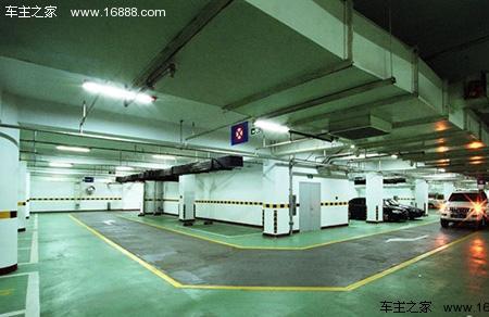 地下车库右转弯弧形路看哪