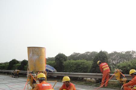在高速公路上施工需要什么手续