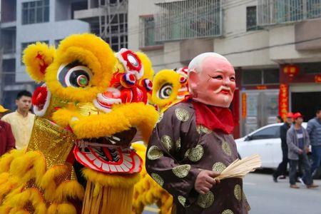十里不同风百里不同俗下一句