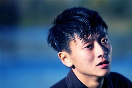 马浩博和钢q小霸王是同一个人吗