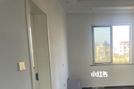 浅白色地砖配什么颜色的卧室门