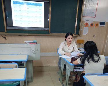 海瑞学校有多少教师和学生
