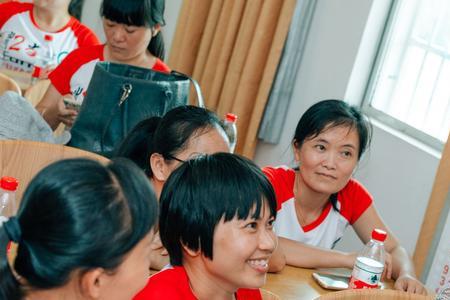 高中班级女生勾心斗角怎么办