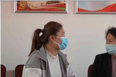 小孩的户口可以跟继母吗