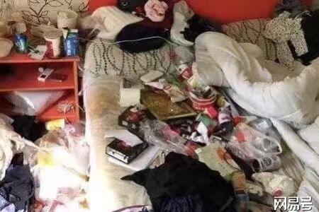 人前光鲜亮丽人后邋遢的歇后语