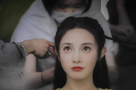 彭小苒杀青原因