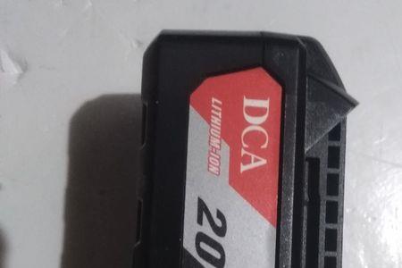 东成20v锂电池真伪鉴别