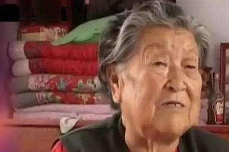 我干爸干妈的孩子，我们怎么称呼