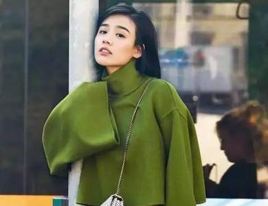 墨绿色衣服是什么颜色
