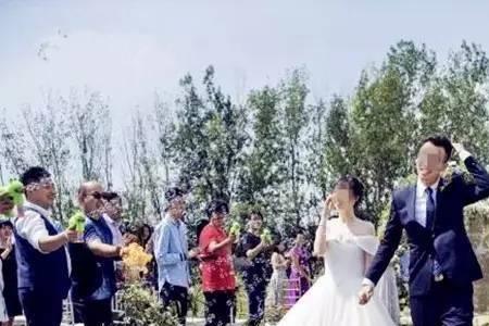 不举行仪式的婚礼还要穿婚纱吗