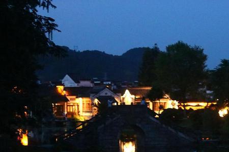 乡村的夜晚多寂静写具体排比句