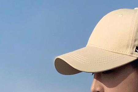 为什么男生会给你戴他的帽子