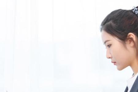 女的会观察新来的男同事吗