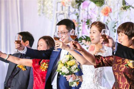 订婚男方父母致辞简短霸气