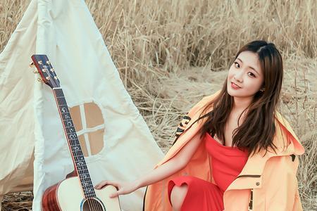 喜欢民谣的女生什么样