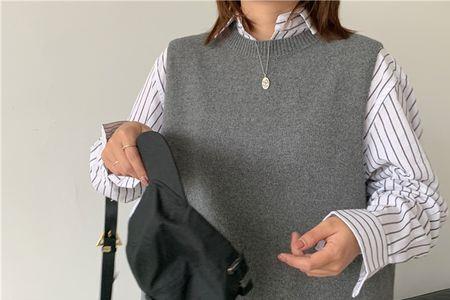 圆领背心的穿法