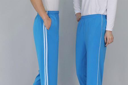 重庆哪个学校的校服是蓝色