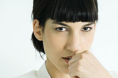 女生咬我手指说明什么