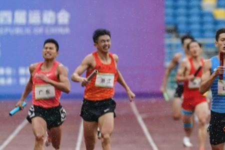 4×400米接力赛跑能否换人吗决赛
