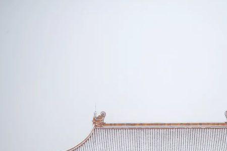 宫外红墙的成语怎样形容